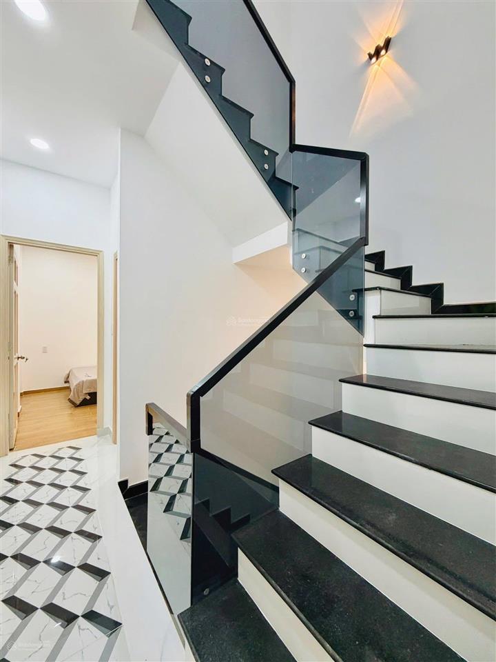 //nguyễn văn khối gv 3,45x12,5 3l 2st 4pn 3vs balcon hẻm thông ~3m full nt h.đb gần chợ htt