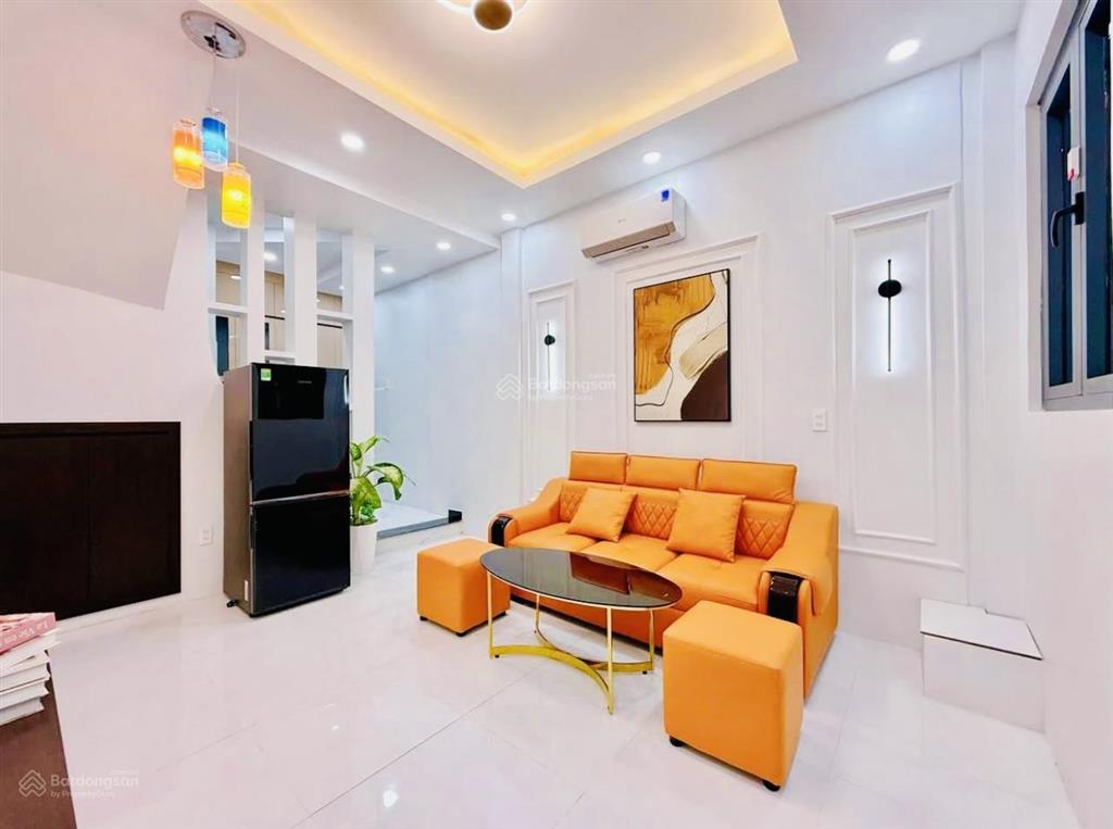 Nhà sát mt nhiêu tứ p7 pn 3,6x7,5 cn26m2 lầu 2pn2vs tiện ích xq chỉ ~500m ra q1 ngay khu pxl