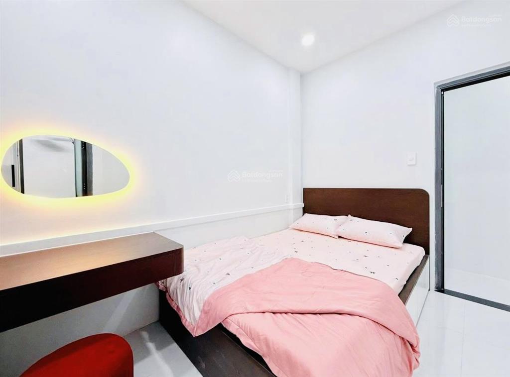 Nhà sát mt nhiêu tứ p7 pn 3,6x7,5 cn26m2 lầu 2pn2vs tiện ích xq chỉ ~500m ra q1 ngay khu pxl