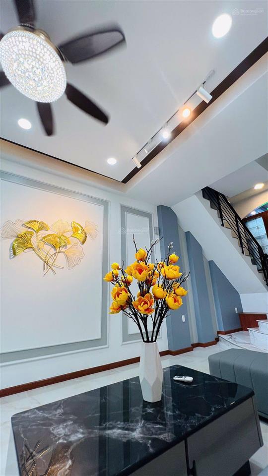 Bán nhà 56m2 đất, 6pn, hẻm xe hơi đỗ cửa thông tô hiến thành, quận 10.
