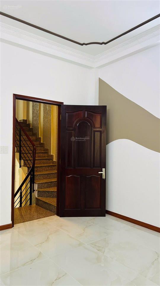 Bán nhà 56m2 đất, 6pn, hẻm xe hơi đỗ cửa thông tô hiến thành, quận 10.