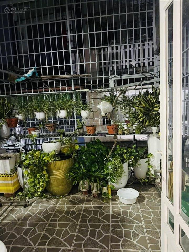 //đường số 4 p16gv 3,253,35x13,5 cn45m2 lầu sân xe 2pn 2vs balcony hẻm 3m gần chợ & th h.bắc hcđ