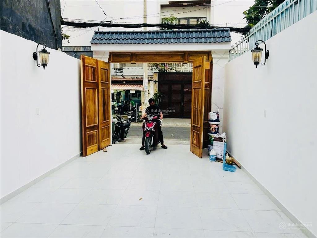 Nhà hxh 8m lầu 3,65x25 btct ốp gỗ full sân xh giá 8t2 nh cho vay 7t9  0786 555 *** hiệp land