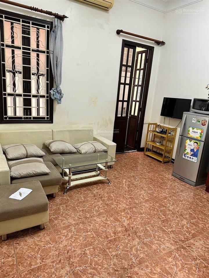 Cho thuê 1 phòng trong bt 1pn 1wc, 42m2 giá cực chất tại 28/1/1820 huỳnh lan khanh, p2, q tân bình