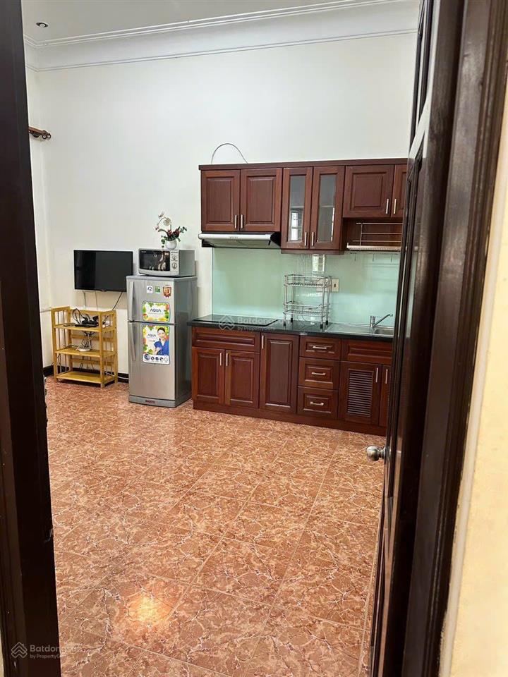 Cho thuê 1 phòng trong bt 1pn 1wc, 42m2 giá cực chất tại 28/1/1820 huỳnh lan khanh, p2, q tân bình