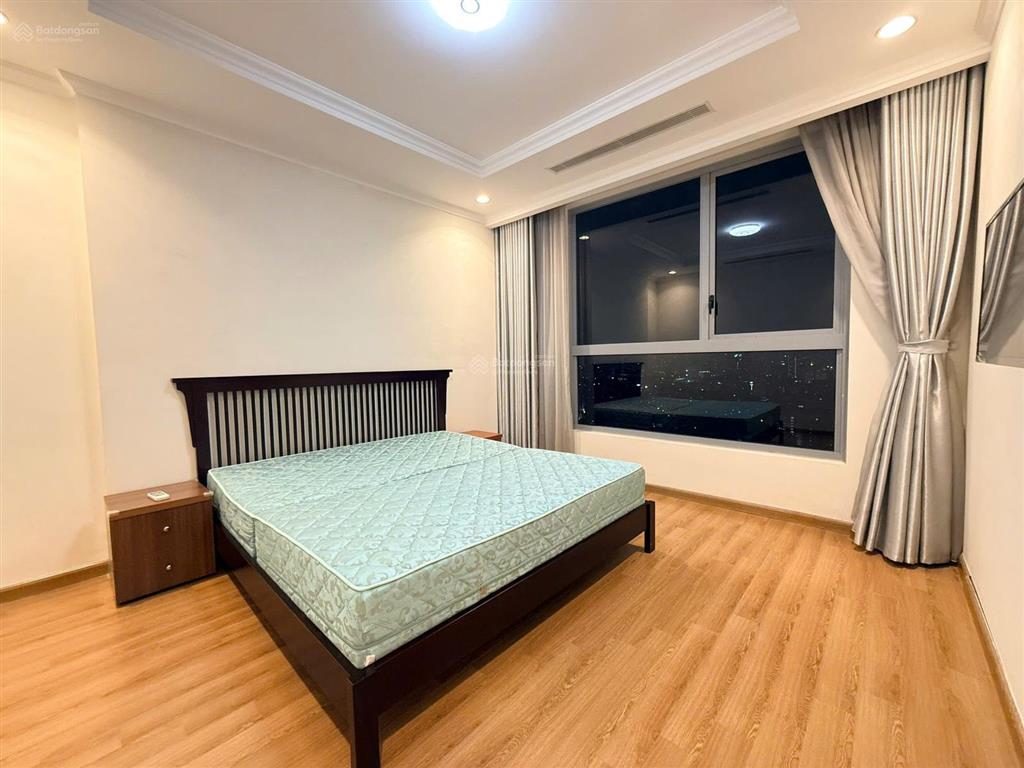 Chính chủ cho thuê căn hộ 3pn đầy đủ tiện ích, vị trí trung tâm hà nội.  0363 960 ***