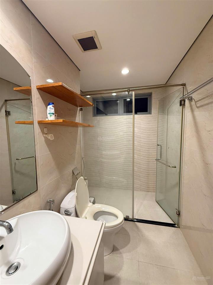 Chính chủ cho thuê căn hộ 3pn đầy đủ tiện ích, vị trí trung tâm hà nội.  0363 960 ***