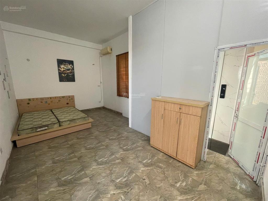 Cho thuê gấp chung cư mini 2pn, 1wc, 70m2, 6 triệu, ở số 2 ngõ 142 âu cơ, tây hồ