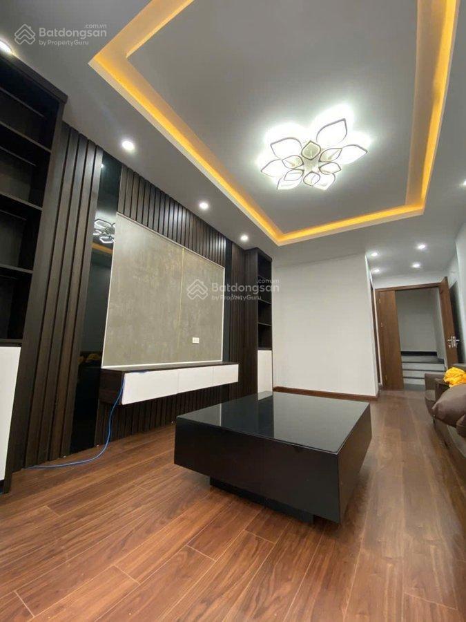 Bán nhà phố dịch vọng hậu, cầu giấy, 45m2, 7 tầng, thang máy, ô tô 20m, căn góc, ngõ thông, 10.8 tỷ