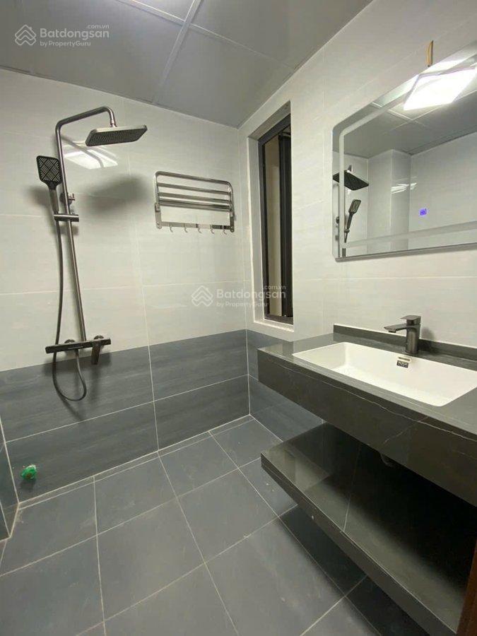 Bán nhà phố dịch vọng hậu, cầu giấy, 45m2, 7 tầng, thang máy, ô tô 20m, căn góc, ngõ thông, 10.8 tỷ