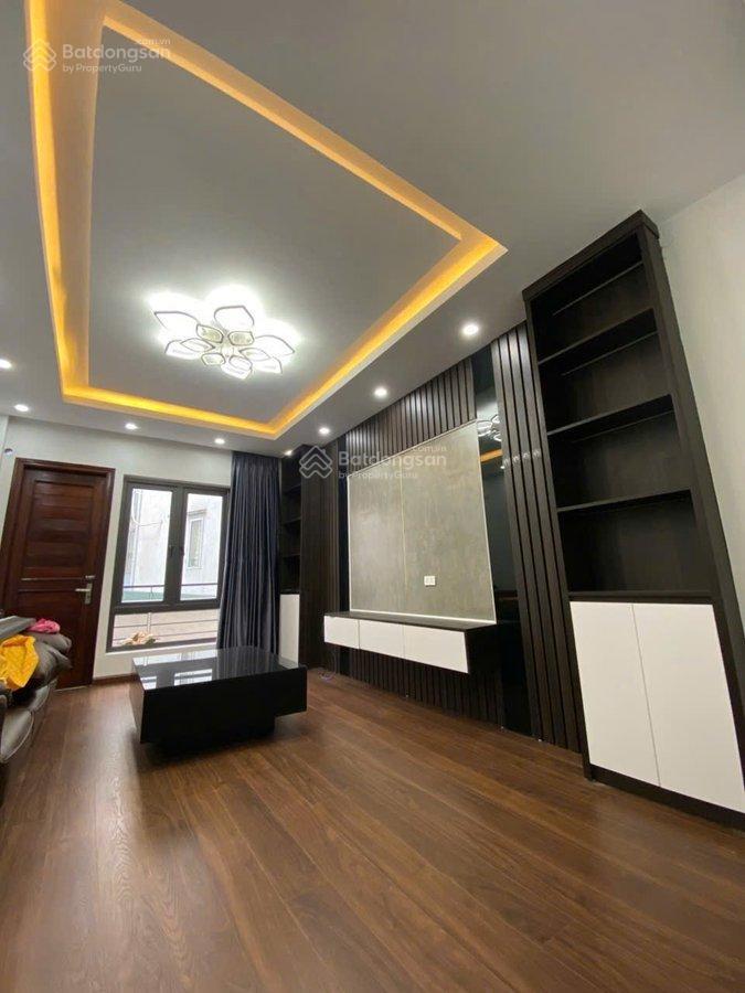 Bán nhà phố dịch vọng hậu, cầu giấy, 45m2, 7 tầng, thang máy, ô tô 20m, căn góc, ngõ thông, 10.8 tỷ