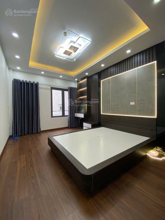 Bán nhà phố dịch vọng hậu, cầu giấy, 45m2, 7 tầng, thang máy, ô tô 20m, căn góc, ngõ thông, 10.8 tỷ