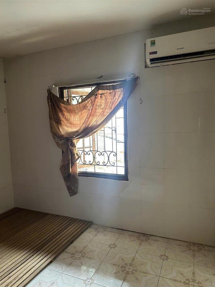 Cho thuê căn hộ tập thể tầng 5, 65 m² mặt phố thanh nhàn, giá rẻ