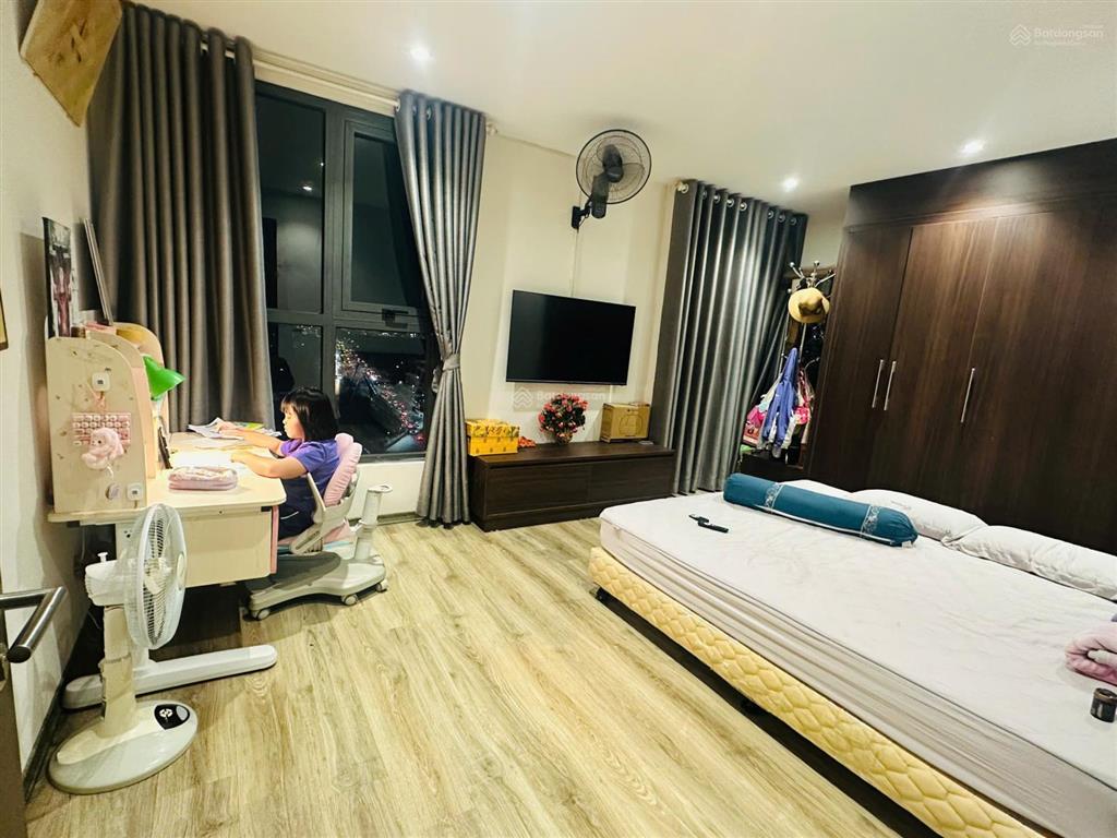 Bán căn 3 pn, full nội thất tại chung cư northern diamond, có slot đỗ xe ô tô, gần aeon long biên