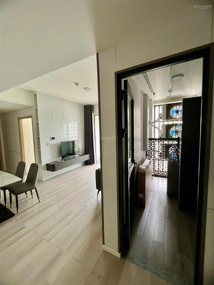 Cho thuê căn góc 2pn 2wc, hướng đông nam view hồ bơi. nhà full nội thất vào ở ngay.