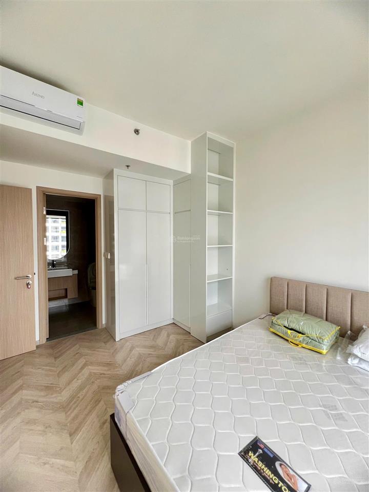 Cho thuê căn góc 2pn 2wc, hướng đông nam view hồ bơi. nhà full nội thất vào ở ngay.