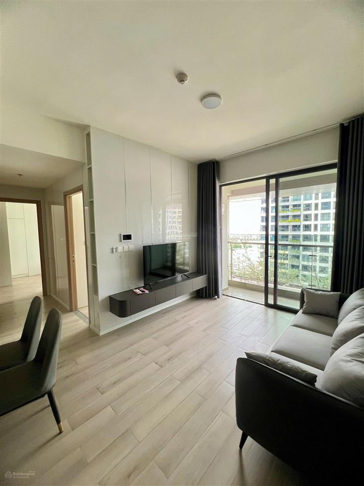 Cho thuê căn góc 2pn 2wc, hướng đông nam view hồ bơi. nhà full nội thất vào ở ngay.