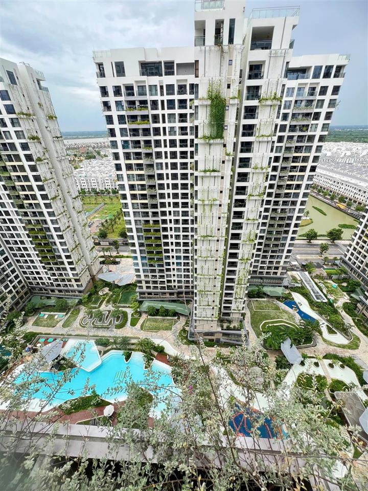 Cho thuê căn góc 2pn 2wc, hướng đông nam view hồ bơi. nhà full nội thất vào ở ngay.