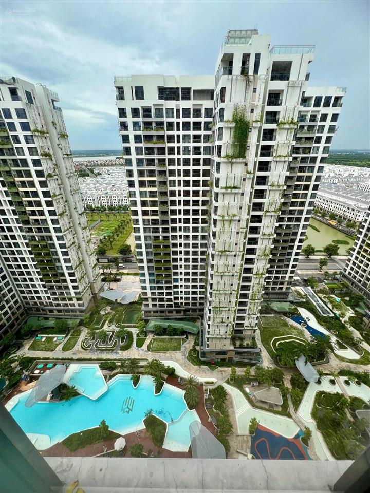Cho thuê căn góc 2pn 2wc, hướng đông nam view hồ bơi. nhà full nội thất vào ở ngay.