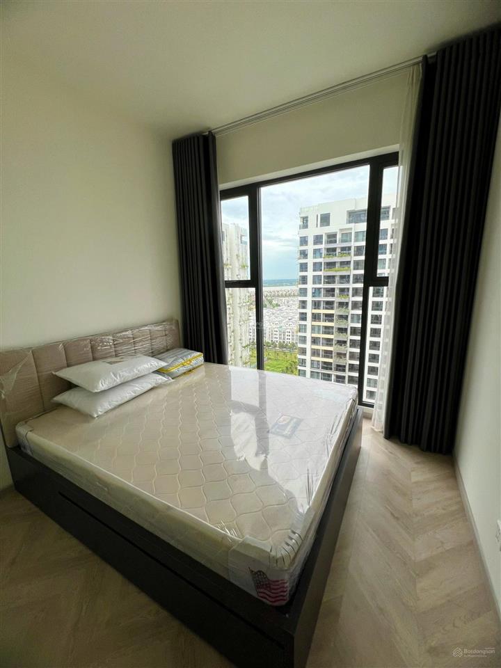 Cho thuê căn góc 2pn 2wc, hướng đông nam view hồ bơi. nhà full nội thất vào ở ngay.