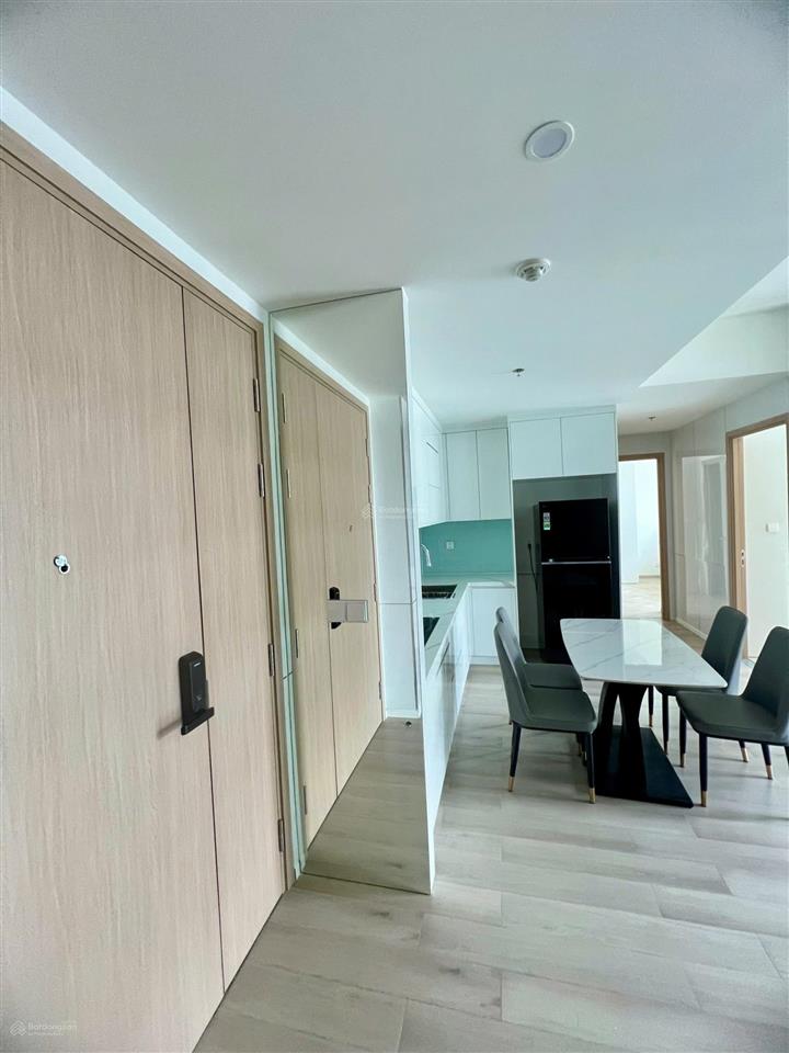 Cho thuê căn góc 2pn 2wc, hướng đông nam view hồ bơi. nhà full nội thất vào ở ngay.