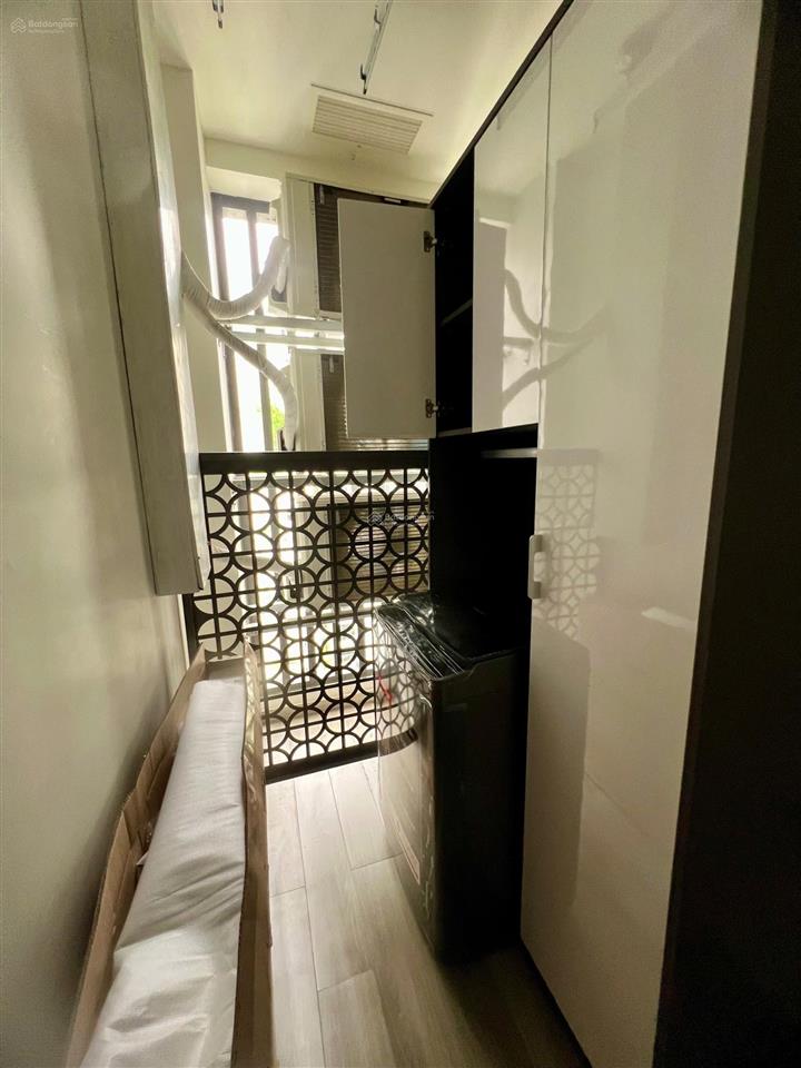 Cho thuê căn góc 2pn 2wc, hướng đông nam view hồ bơi. nhà full nội thất vào ở ngay.