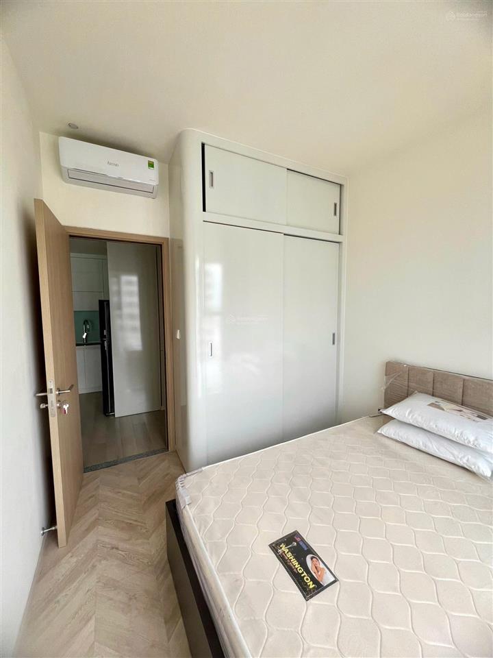 Cho thuê căn góc 2pn 2wc, hướng đông nam view hồ bơi. nhà full nội thất vào ở ngay.