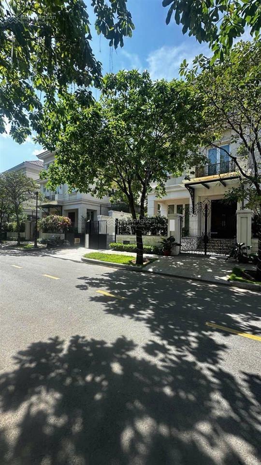 Bán nhanh biệt thự saroma sala thủ thiêm. căn góc hông 331m2, hoàn thiện full nt, sẵn sổ hồng.