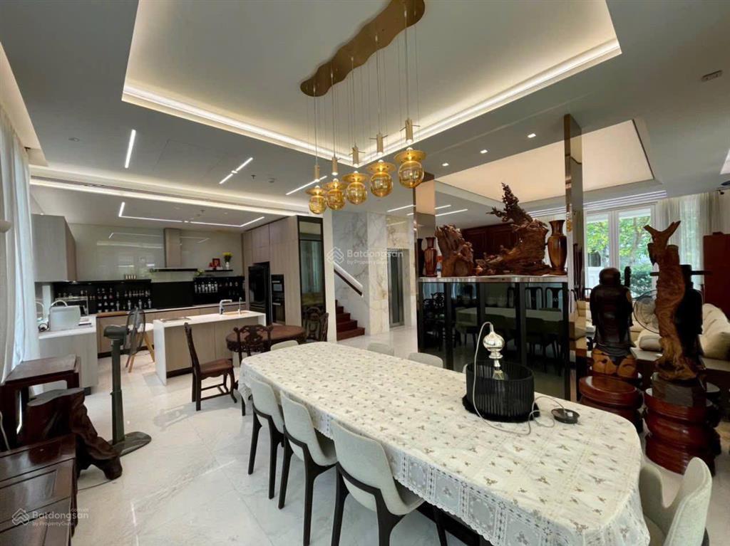 Bán nhanh biệt thự saroma sala thủ thiêm. căn góc hông 331m2, hoàn thiện full nt, sẵn sổ hồng.
