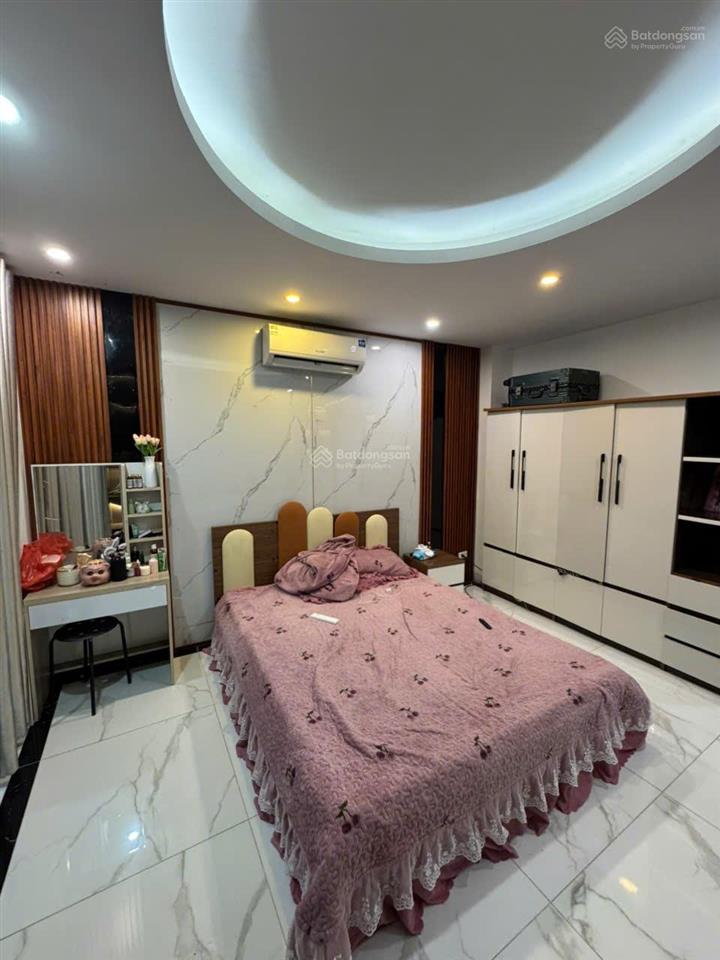 255 nguyễn khang cho thuê nguyên tầng 70m2 gồm 2 phòng 1 ngủ, 1 khách, bếp ngăn riêng
