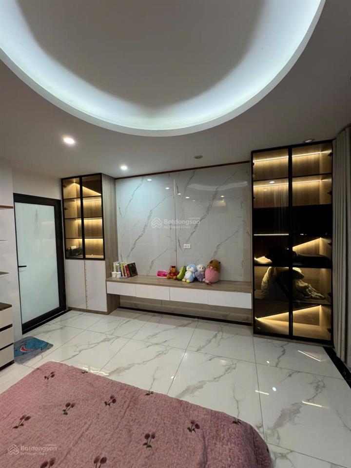 255 nguyễn khang cho thuê nguyên tầng 70m2 gồm 2 phòng 1 ngủ, 1 khách, bếp ngăn riêng