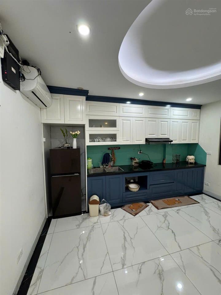 255 nguyễn khang cho thuê nguyên tầng 70m2 gồm 2 phòng 1 ngủ, 1 khách, bếp ngăn riêng