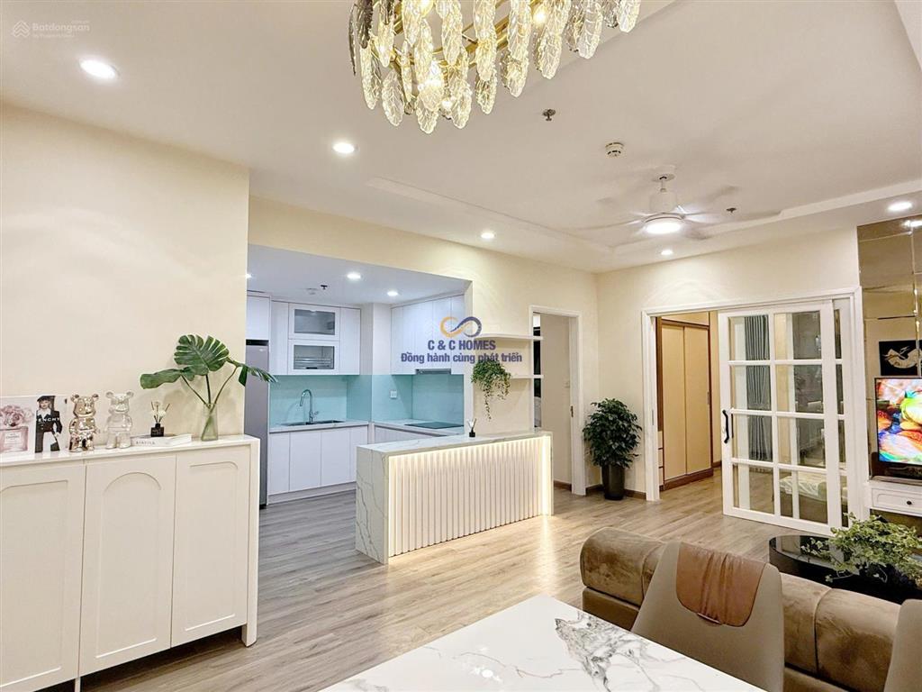 Bán căn 2 ngủ 2 vệ sinh t11 times city 83m², tòa trung tâm, giá tốt, nhỉnh 8 tỷ