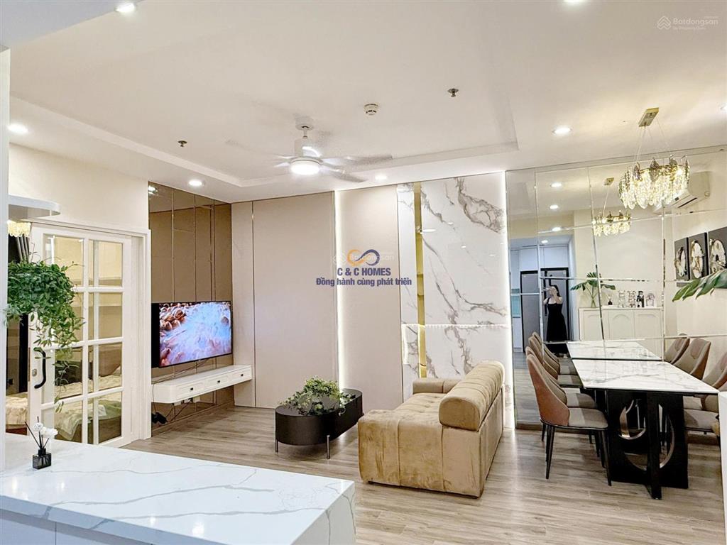 Bán căn 2 ngủ 2 vệ sinh t11 times city 83m², tòa trung tâm, giá tốt, nhỉnh 8 tỷ