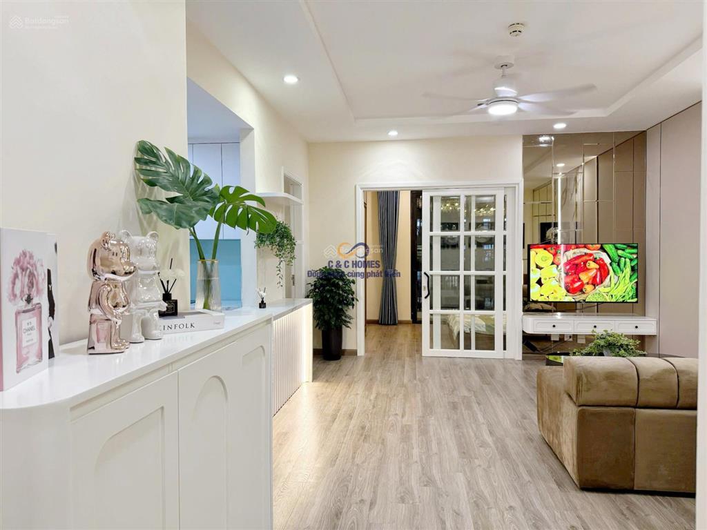 Bán căn 2 ngủ 2 vệ sinh t11 times city 83m², tòa trung tâm, giá tốt, nhỉnh 8 tỷ