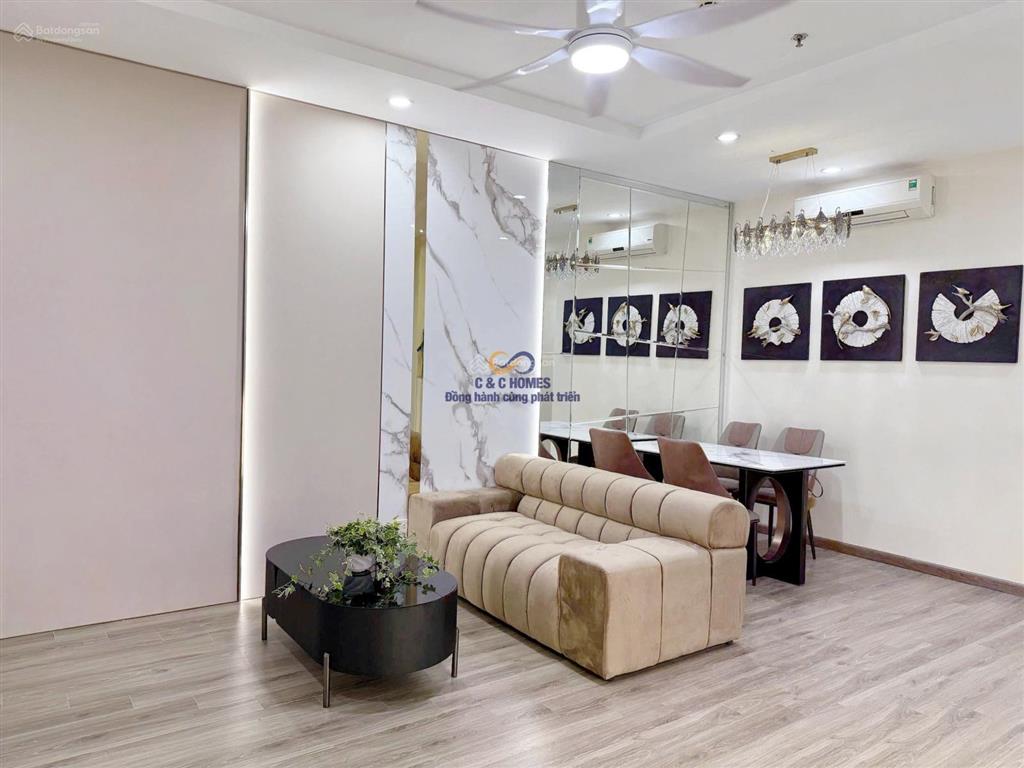 Bán căn 2 ngủ 2 vệ sinh t11 times city 83m², tòa trung tâm, giá tốt, nhỉnh 8 tỷ