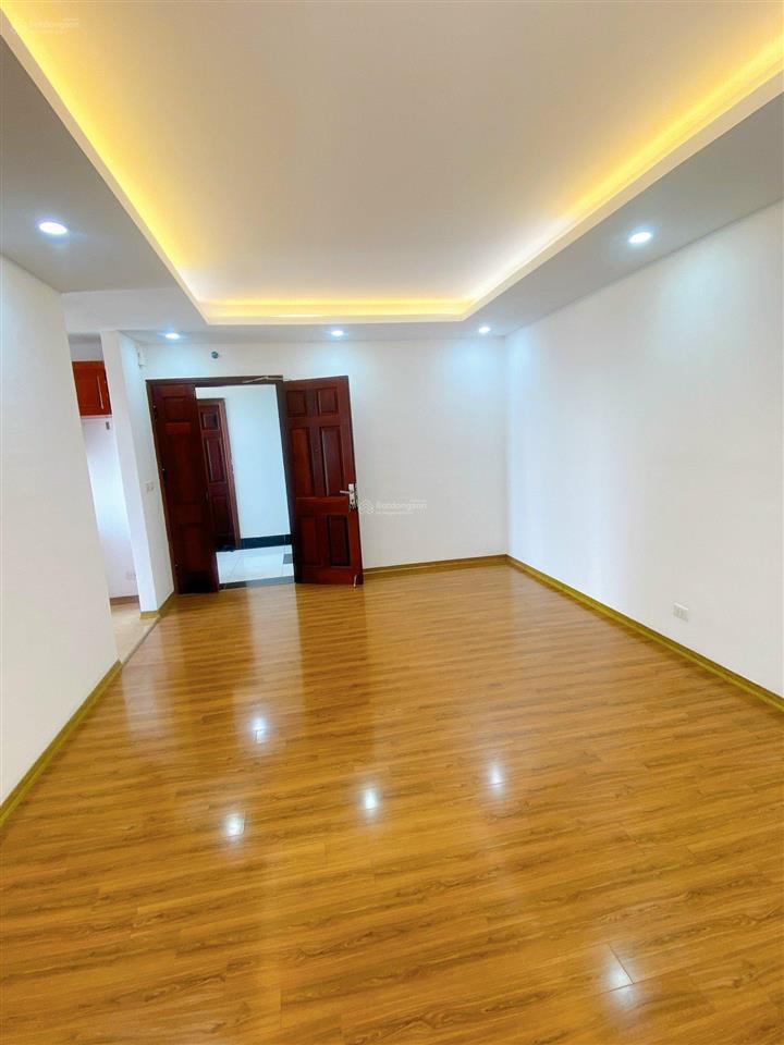 Bán chung cư udic 2 phòng ngủ view thoáng giá 5,2 tỷ có thương lượng.  0943 358 ***