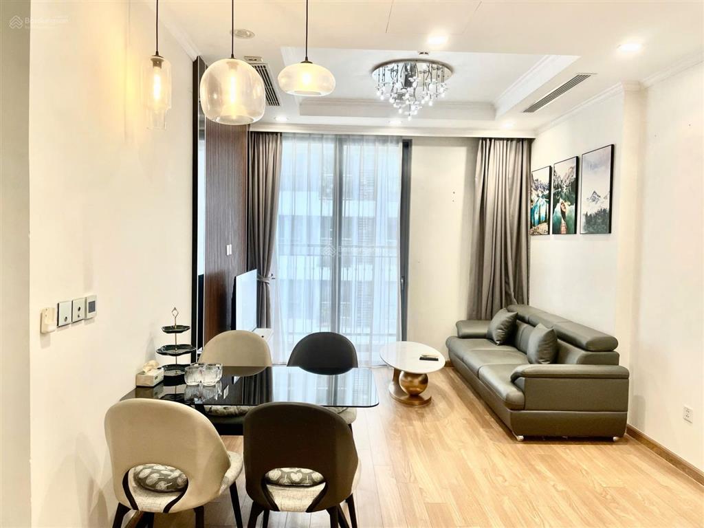 Bán căn hộ 2 ngủ 2 vệ sinh tòa park premium 68m2, giá 6,2 tỷ tại vinhomes times city  0943 358 ***