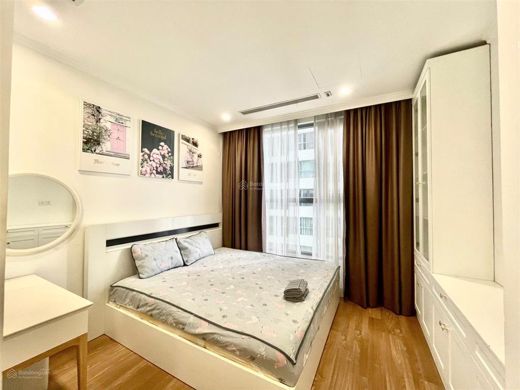 Bán căn hộ 2 ngủ 2 vệ sinh tòa park premium 68m2, giá 6,2 tỷ tại vinhomes times city  0943 358 ***