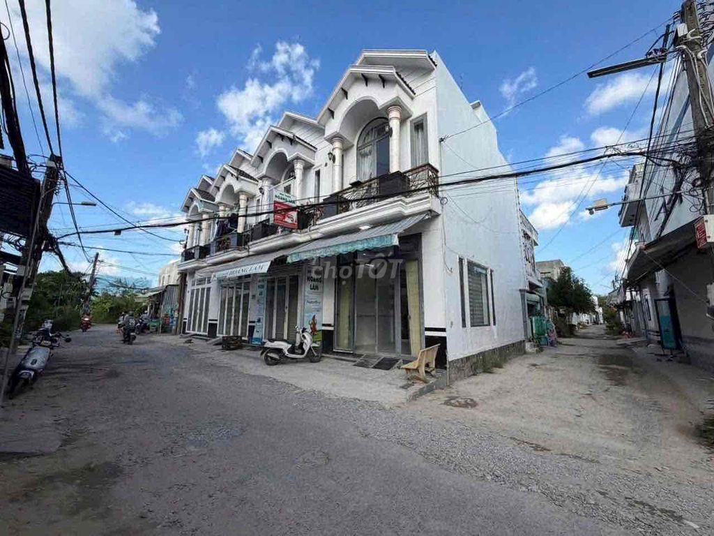 NHÀ GÓC 2 MẶT TIỀN TRỤC CHÍNH KDC 3A, HOÀN CÔNG