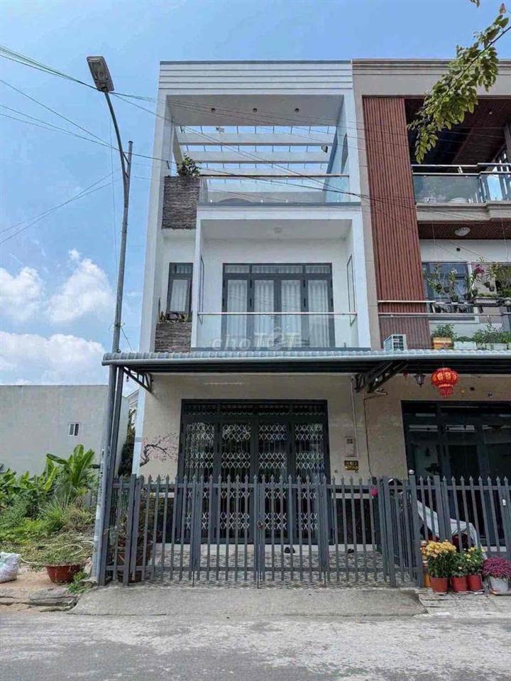 NHÀ 2 LẦU GẦN CÔNG VIÊN VÀ TRƯỜNG HỌC - KDC VĂN HOÁ TÂY ĐÔ - GIÁ: 4.8