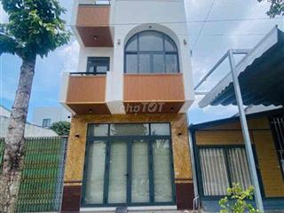 CHO THUÊ NHÀ TRỆT 2 LẦU NHÀ MỚI 100% - NỘI THẤT CƠ BẢN - KDC HỒNG LOAN