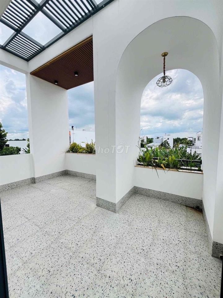 CHO THUÊ NHÀ TRỆT 2 LẦU NHÀ MỚI 100% - NỘI THẤT CƠ BẢN - KDC HỒNG LOAN