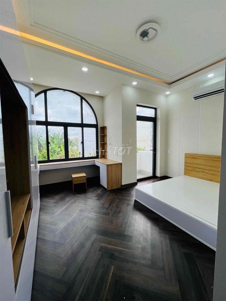 CHO THUÊ NHÀ TRỆT 2 LẦU NHÀ MỚI 100% - NỘI THẤT CƠ BẢN - KDC HỒNG LOAN