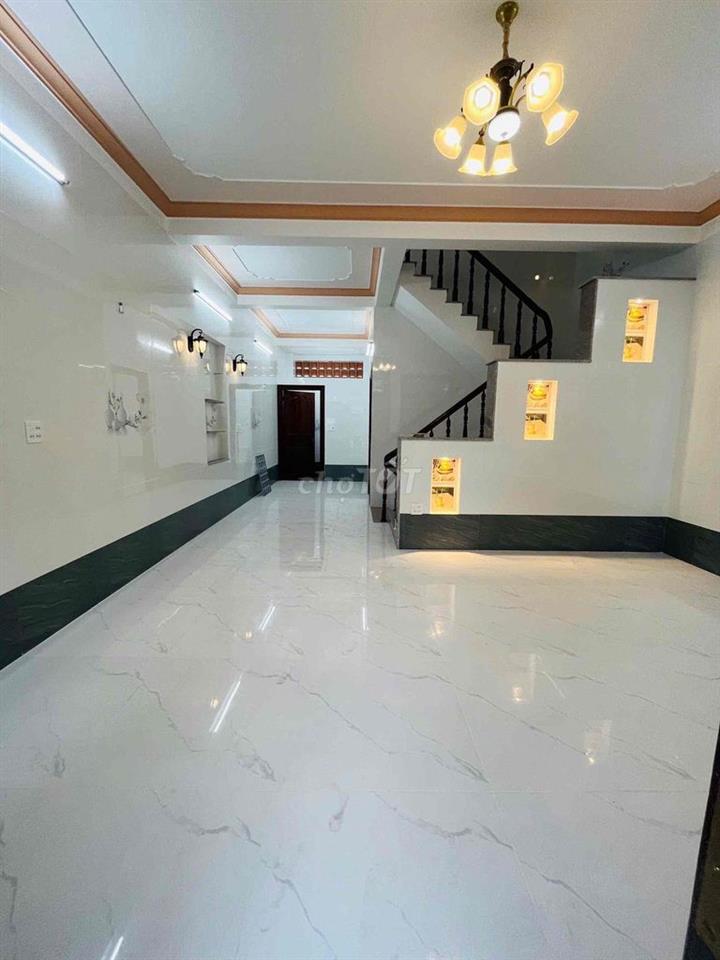 CHO THUÊ NHÀ TRỆT 2 LẦU & SÂN THƯỢNG MỚI ĐẸP - KDC NAM LONG
