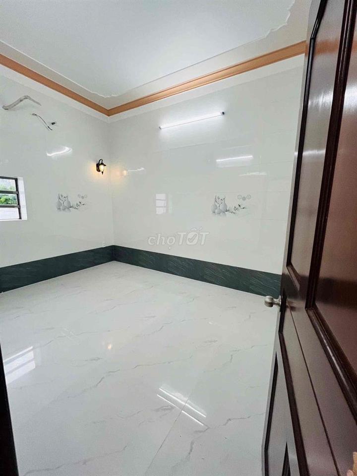 CHO THUÊ NHÀ TRỆT 2 LẦU & SÂN THƯỢNG MỚI ĐẸP - KDC NAM LONG