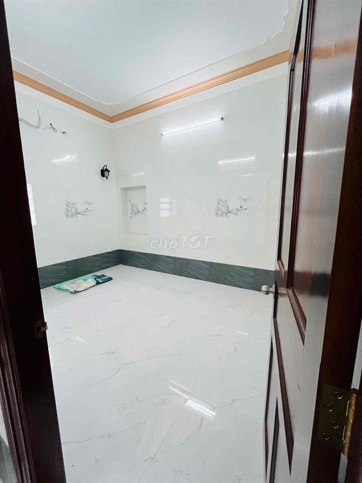 CHO THUÊ NHÀ TRỆT 2 LẦU & SÂN THƯỢNG MỚI ĐẸP - KDC NAM LONG