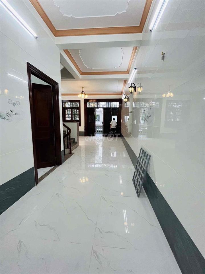 CHO THUÊ NHÀ TRỆT 2 LẦU & SÂN THƯỢNG MỚI ĐẸP - KDC NAM LONG