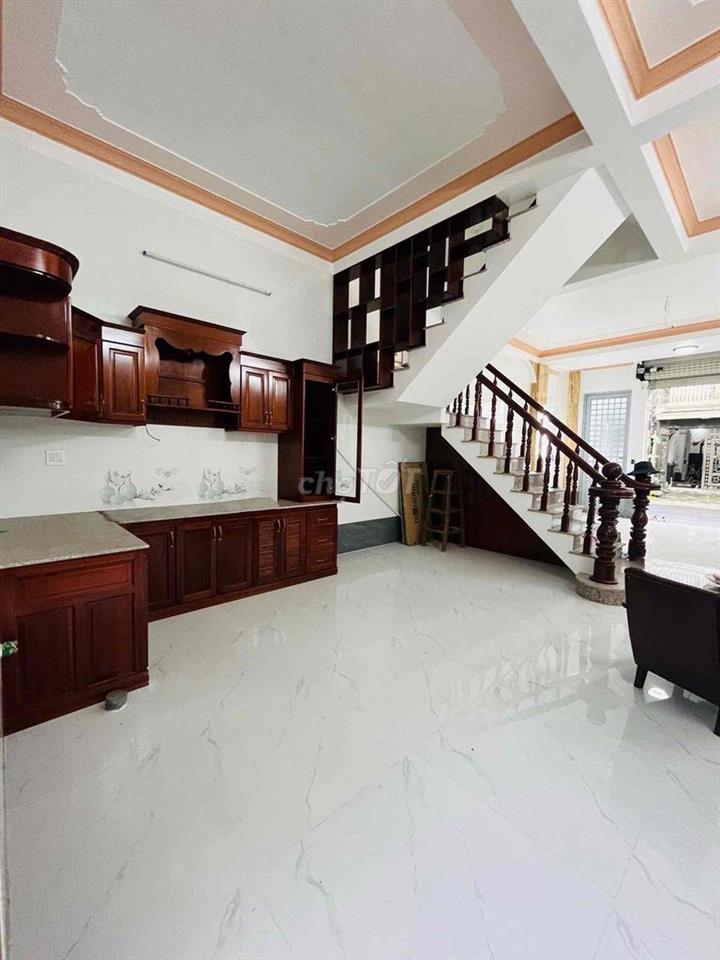 CHO THUÊ NHÀ TRỆT 2 LẦU & SÂN THƯỢNG MỚI ĐẸP - KDC NAM LONG