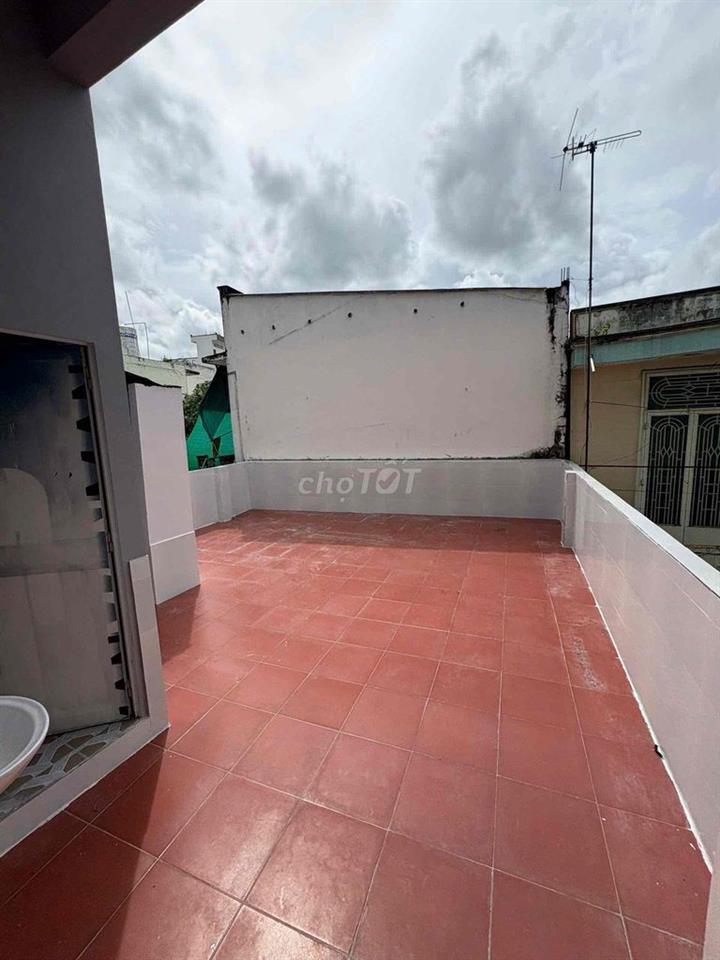 CHO THUÊ NHÀ 3 TẦNG - MẶT TIỀN 30/4, GẦN TRƯỜNG LƯƠNG THẾ VINH